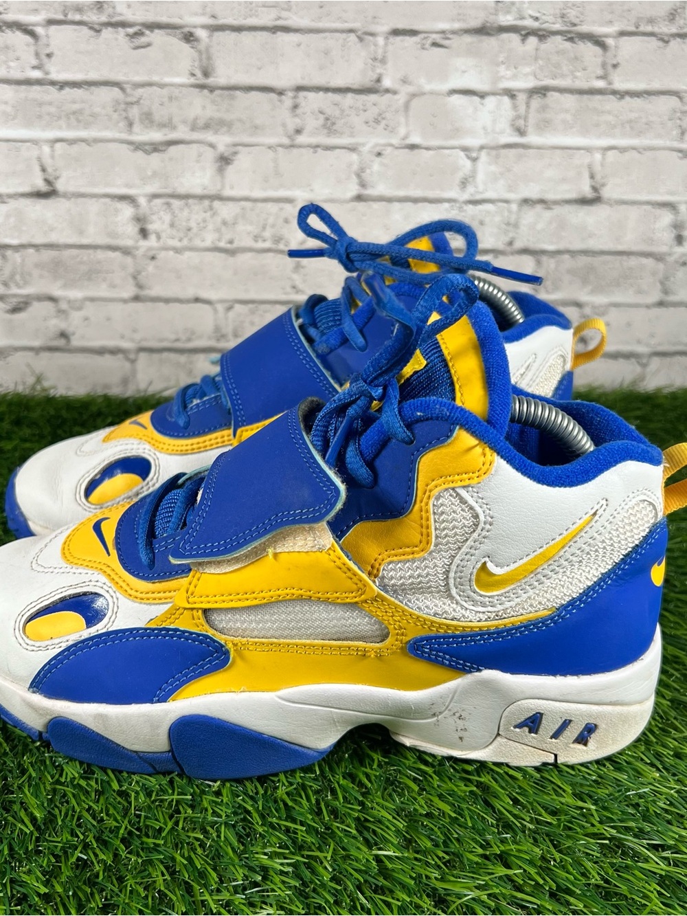 NIKE Air Speed Turf DZ4448-100 Boy’s 6.5Y GS) Blue Yellow Athletic Sneaker Shoes